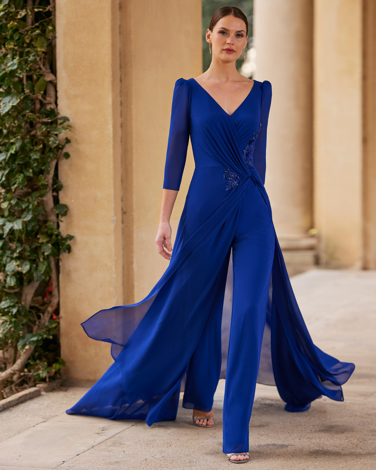 Mono Couture-club con sobrefalda de gasa