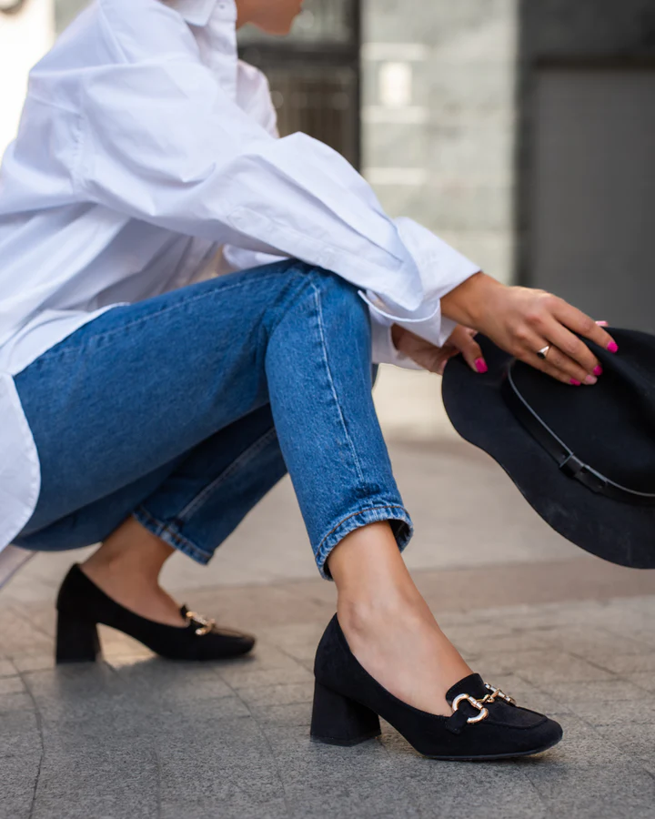 Zapato negro tacón mujer