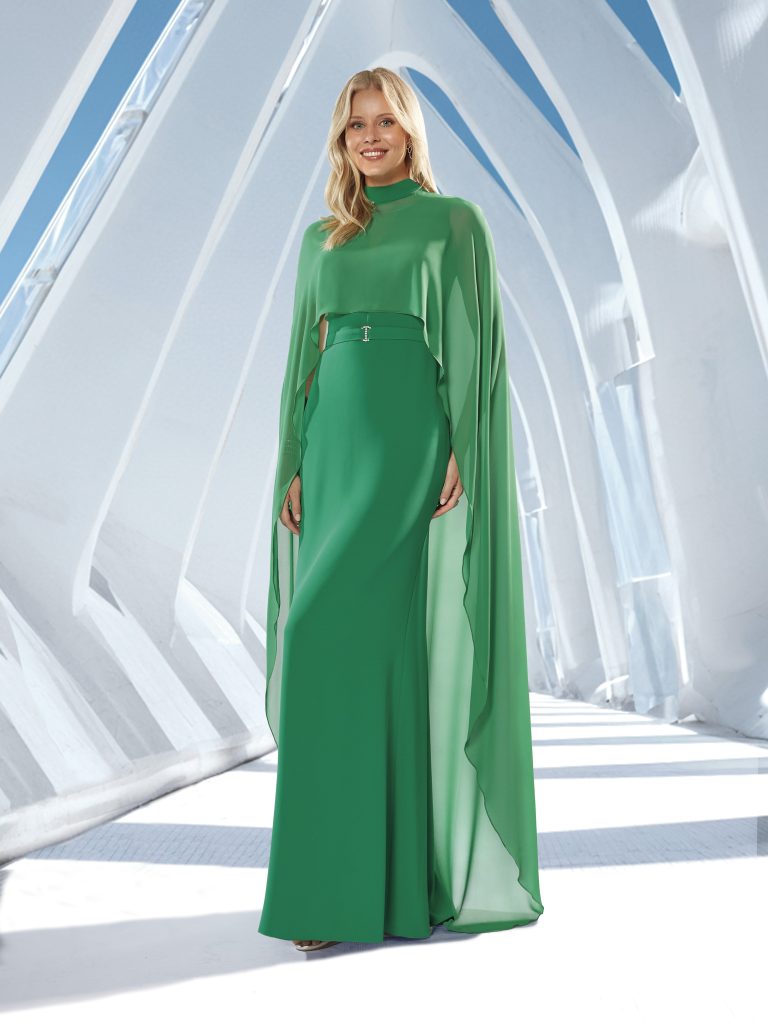 Vestido largo verde con capa Nati Jiménez