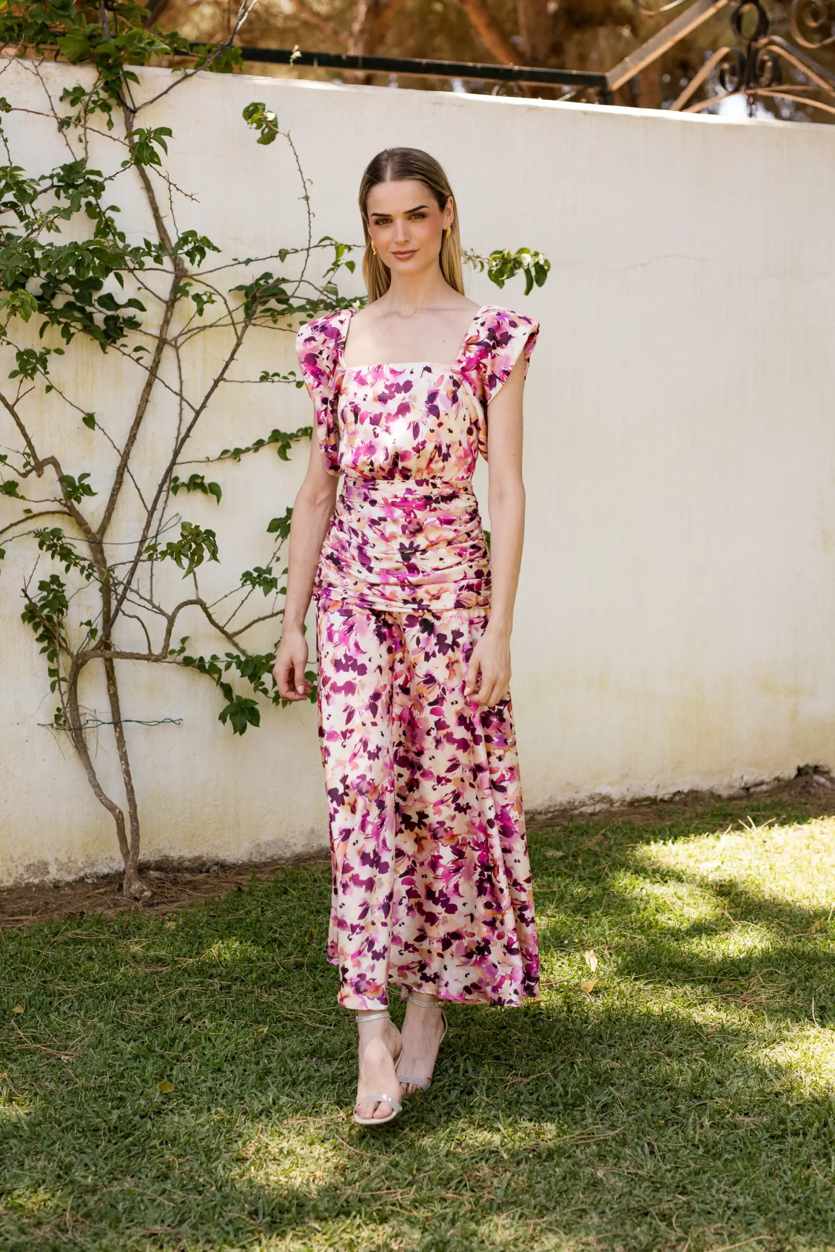 Vestido Jane Meryfor floral rosa midi invitada