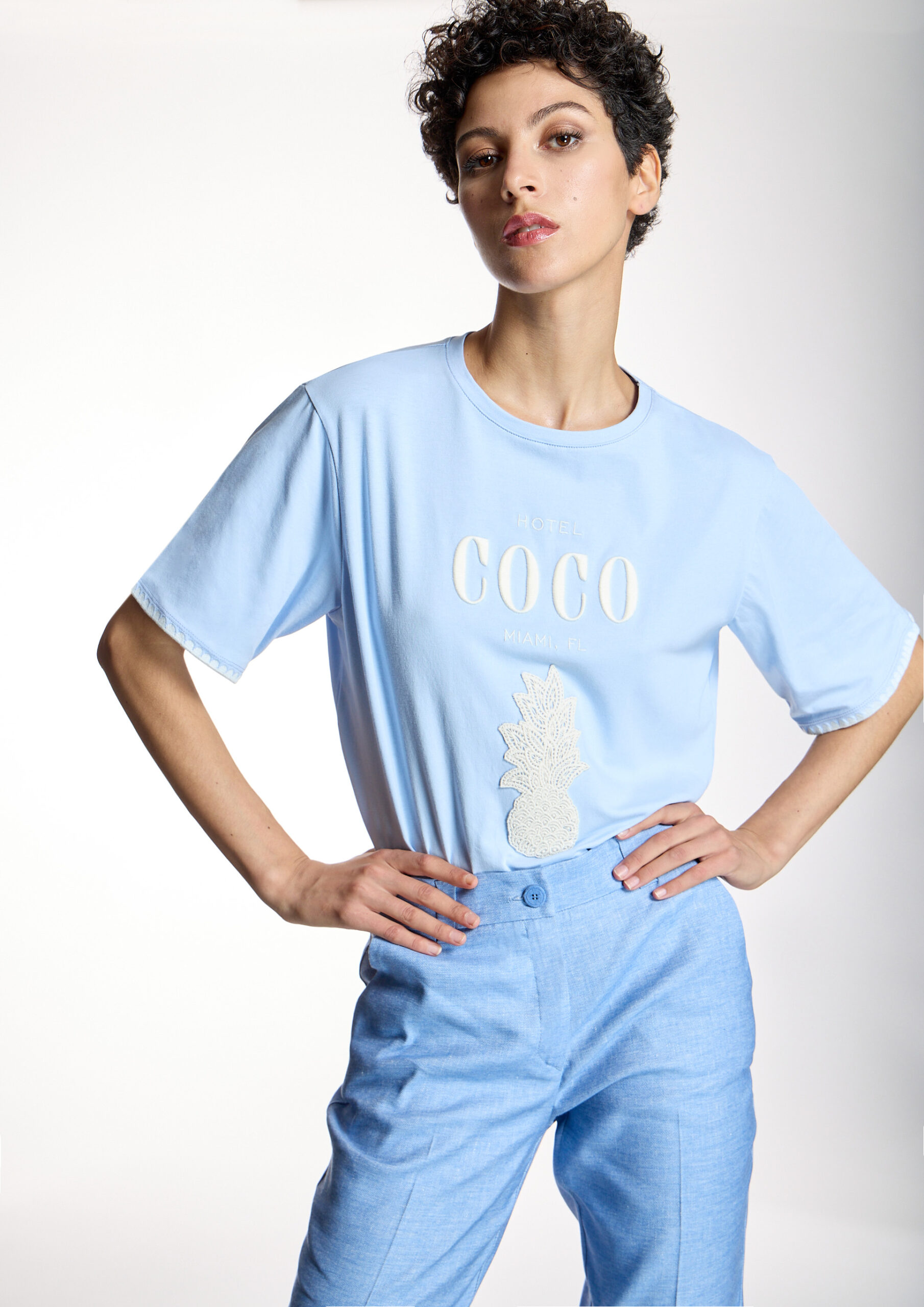 Camiseta azul COCO Alba Conde
