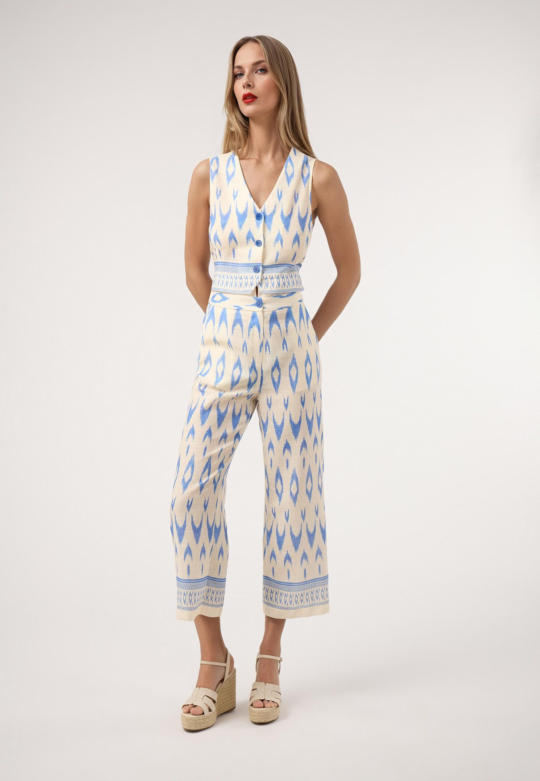 Pantalón culotte cenefa. Conjunto azul.