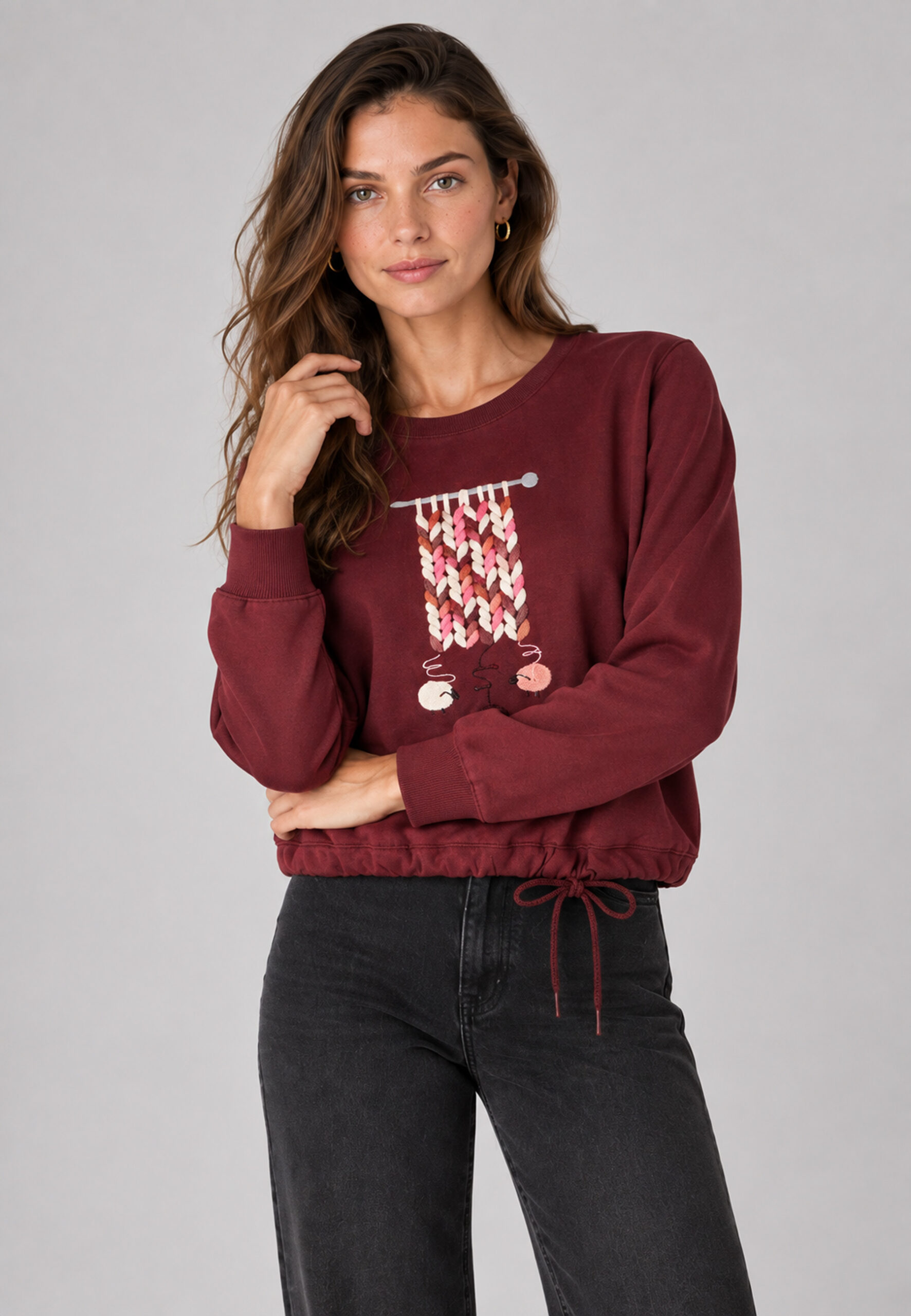 Sudadera de mujer con ovejas Dandara granate