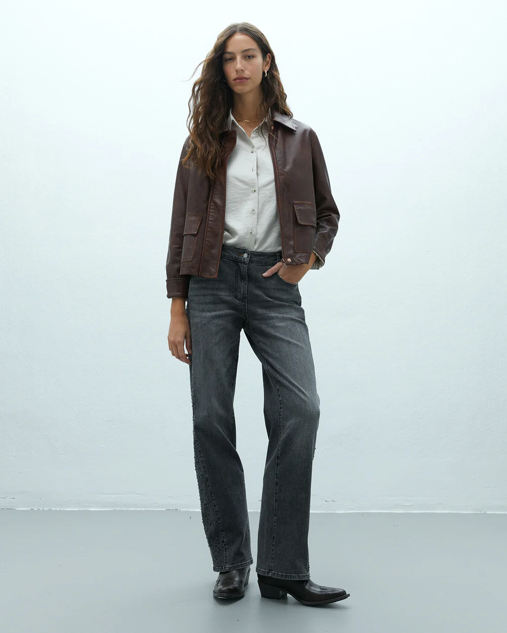Chaqueta de mujer ecopiel bolsillos plastrón forrada Andam Marrón
