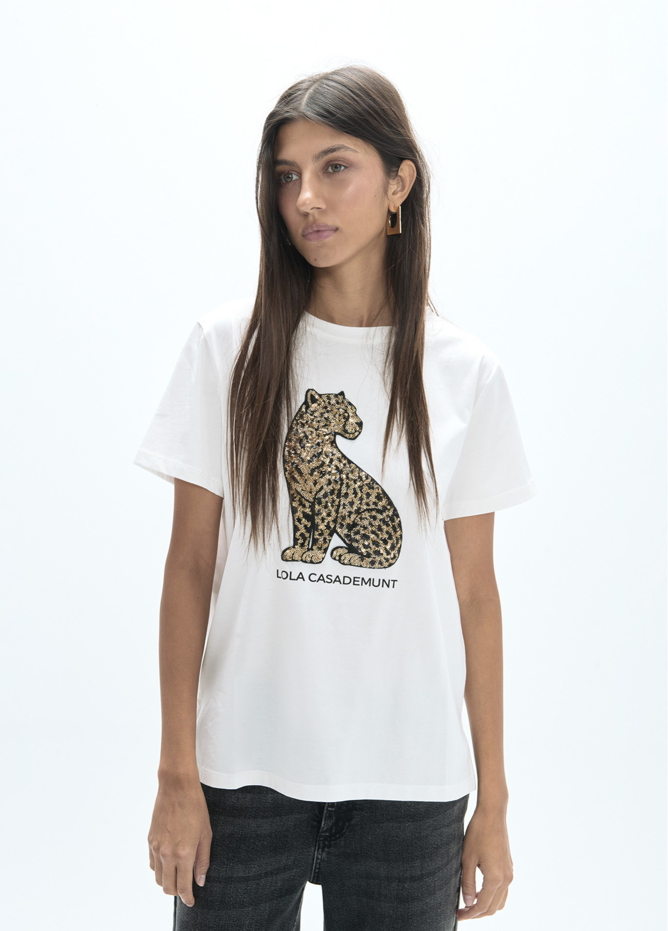 Camiseta posicionado leopardo lentejuelas Lola Casademunt blanca