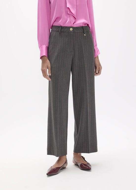 Pantalón Recto Raya Diplomática Lola Casademunt gris y granate